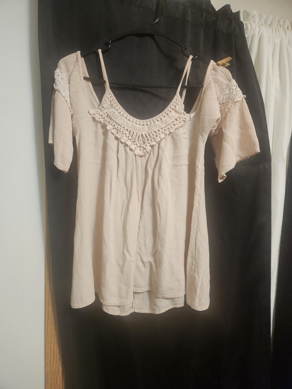 Mossimo Supply Co. Beige Crochet Yoke Cold-Shoulder Camisole